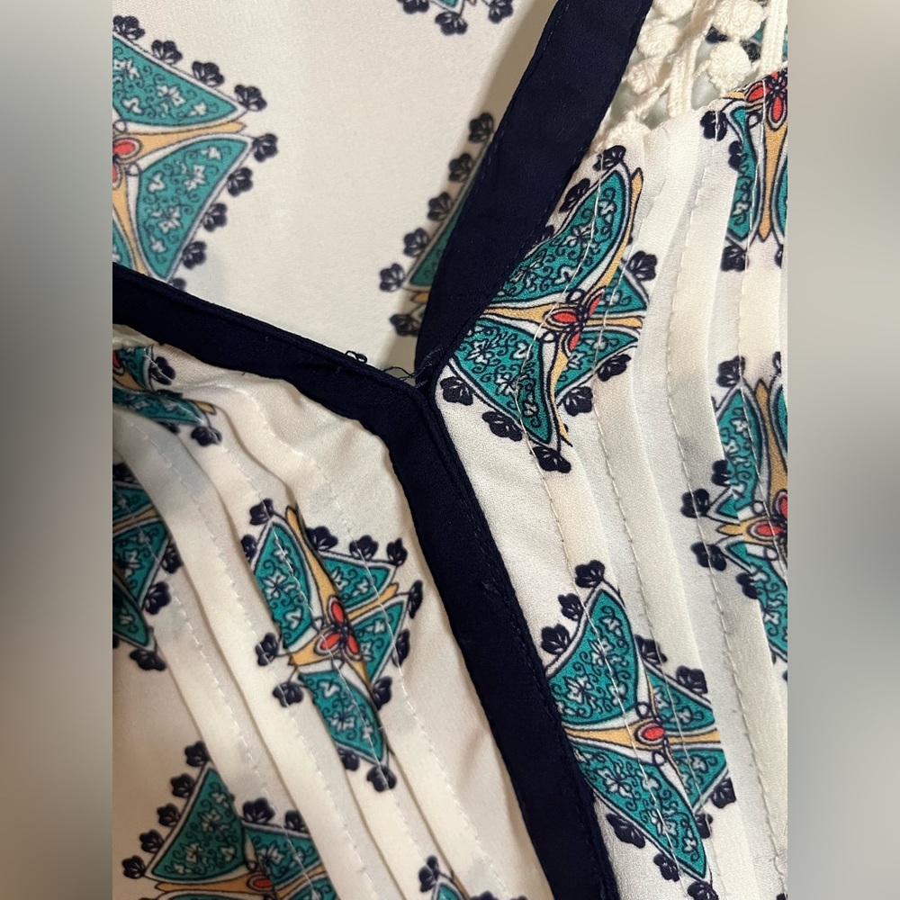 Black Rainn Cold Shoulder Multicolored Bell Sleeve Tunic with Tassels Size Med - Picture 13 of 16